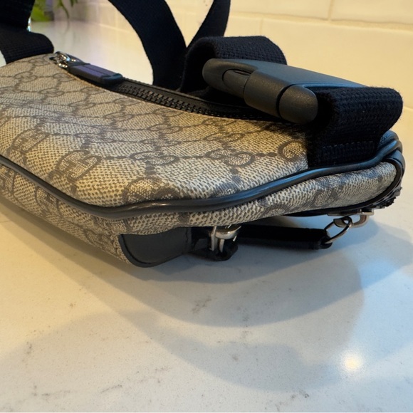 Gucci GG Supreme Monogram Belt Bag - Picture 8 of 10